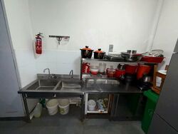 Eastwood Centre (D16), Retail #567515771